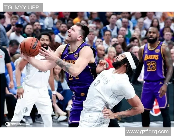 2018年詹姆斯对阵太阳的精彩对决回顾与分析 2018年詹姆斯对阵太阳的精彩对决回顾与分析