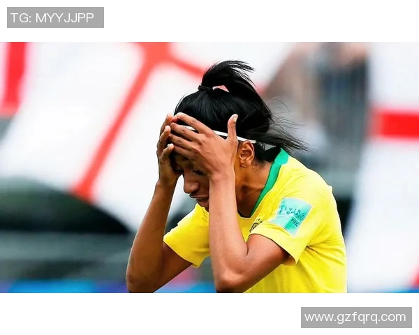 国足对阵伊朗比赛前奏国歌时刻引发球迷热烈反响与情感共鸣