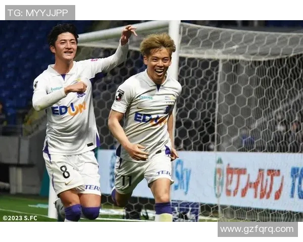 大连人对阵神户胜利船的精彩对决展现足球魅力与团队精神的较量