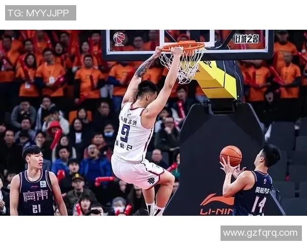 武汉篮球队的控制体系与战术分析：全面解读球队的战略布局与执行力