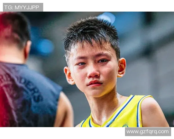 深度对话：探寻张伟在篮球场上的成长与人生哲学